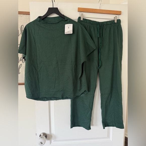 NWT - Green Two-Piece Lounge Sweat Set - Size Small - Picture 3 of 12